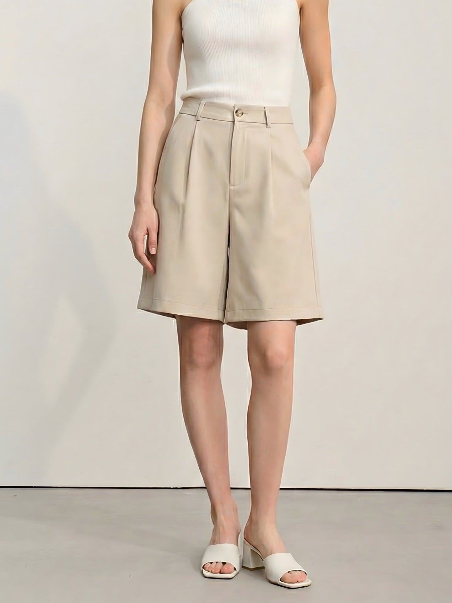 Pleated Tailored Short