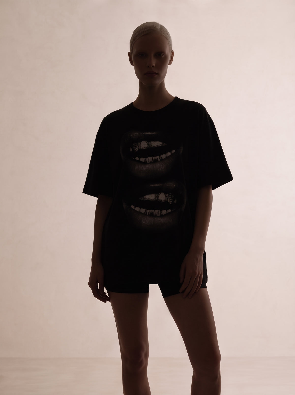 Lips Loose Tee