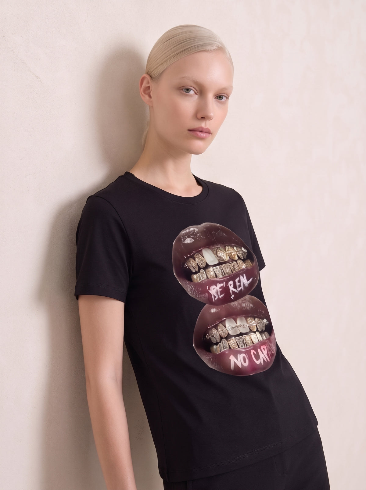 Lips Loose Tee