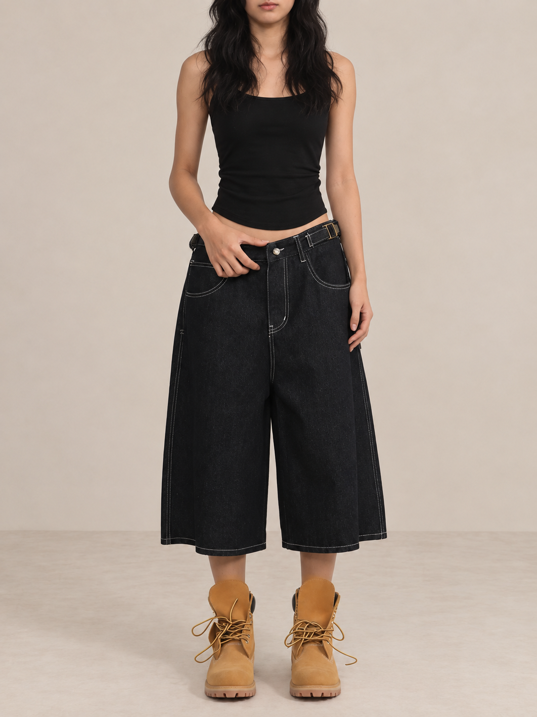 Kurze Jeans mit weitem Bein